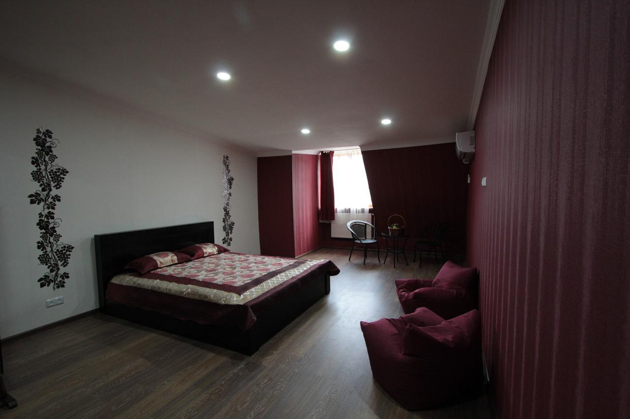 Vazi Hotel Tbilisi Buitenkant foto