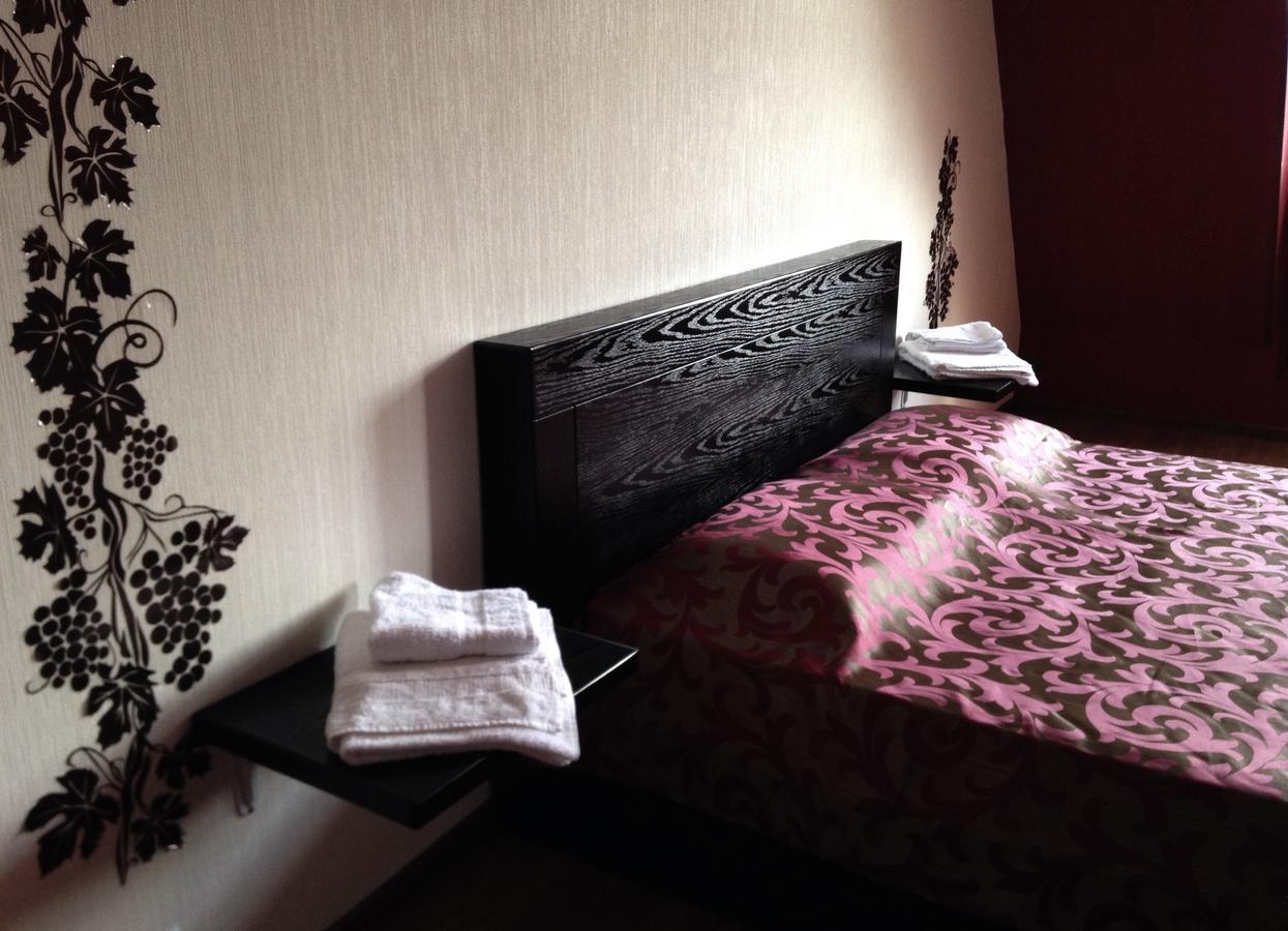 Vazi Hotel Tbilisi Buitenkant foto