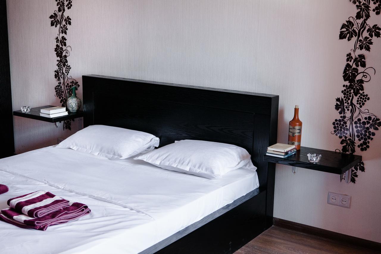 Vazi Hotel Tbilisi Buitenkant foto
