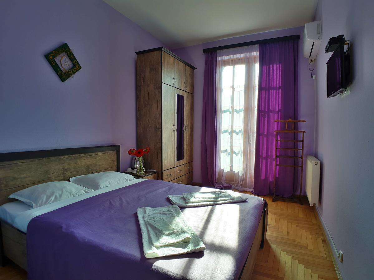 Vazi Hotel Tbilisi Buitenkant foto