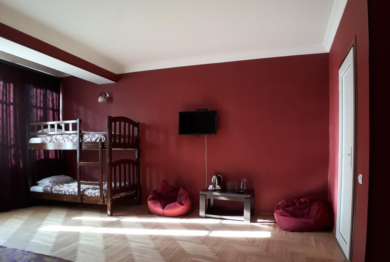 Vazi Hotel Tbilisi Buitenkant foto